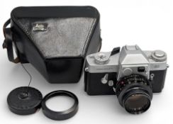 A Leica Leicaflex SLR Camera 1960s, serial no. 1154813, with Leitz Wetzalar 21192459 Summicon- r 1:
