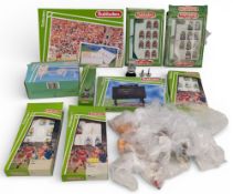 Subbuteo light weight Football Collection: to include a full team of 725, 6300 Liverpool (one figure