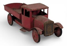 An uncommon Vintage Triang Toys made pressed steel / tinplate 'Tipper' wagon / truck / lorry. The