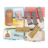 Collection of primed brass and pistol spares, to include 250 44-40 cases, some primed, 10 inert 7.