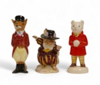 Royal Doulton figure of Wilfred Entertains DBH23 from the Brambly Hedge collection, Dressed Standing