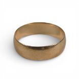 9ct gold wedding ring, size V, 3.3g.
