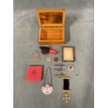 Miscellaneous collectors items - an olive wood trinket box, a boxed silver George V 1935 jubilee