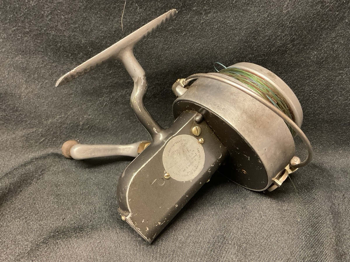 A Hardy Altex No. 3 salmon spinning reel, having ridged foot. (5in)