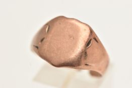 A GENTS 9CT ROSE GOLD SIGNET RING, AF split band, polished shield shape signet, hallmarked 9ct