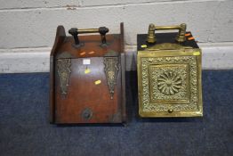 AN EARLY 20TH CENTURY OAK COAL SCUTTLE, with brass handle and mounts, width 34cm x depth 43cm x