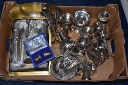 A BOX OF ASSORTED SILVER AND WHITE METAL WARE, to include a boxed set of two silver pepperettes,