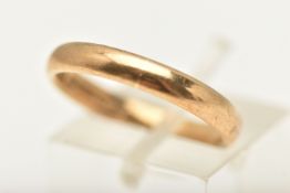 A 9CT GOLD BAND RING, approximate band width 3.1mm, hallmarked 9ct Birmingham, ring size leading