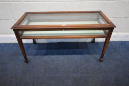 AN EARLY 20TH CENTURY MAHOGANY BIJOUTERIE TABLE, with a hinged lid, raised on square tapered legs