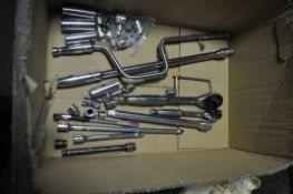 A SMALL TRAY CONTAINING SNAP ON MECHANICS TOOLS including a SN18A, a F4LB, a S832, a F830, etc (