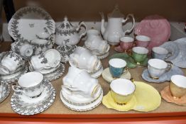 A COLLECTION OF ASSORTED ROYAL ALBERT ITEMS to include twenty pieces of 'Val D'Or' tea ware
