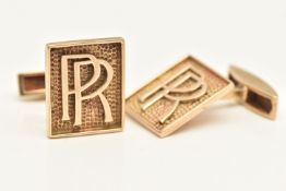 A PAIR OF 9CT GOLD INITIAL CUFFLINKS, each of a rectangular form with initials 'PR', to the whale