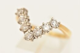 AN 18CT GOLD DIAMOND WISHBONE RING, estimated total diamond weight 0.80ct, hallmarked 18ct Sheffield
