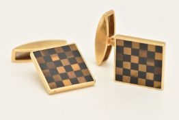 A PAIR OF 18CT GOLD CHEQUER BOARD PATTERN CUFFLINKS, each designed as a square panel with tigers eye