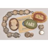 A SMALL ASSORTMENT OF JEWELLERY, to include a white metal 'Wedgewood' brooch, a white metal shell
