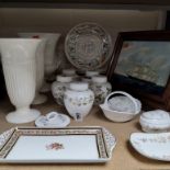 A GROUP OF WEDGWOOD ORNAMENTS to include a pair of fluted vases with a tapering rim, two urn vases