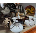 A GROUP OF MIXED CERAMICS AND POTTERY ITEMS, comprising giftware to include a Beswick Cavalier
