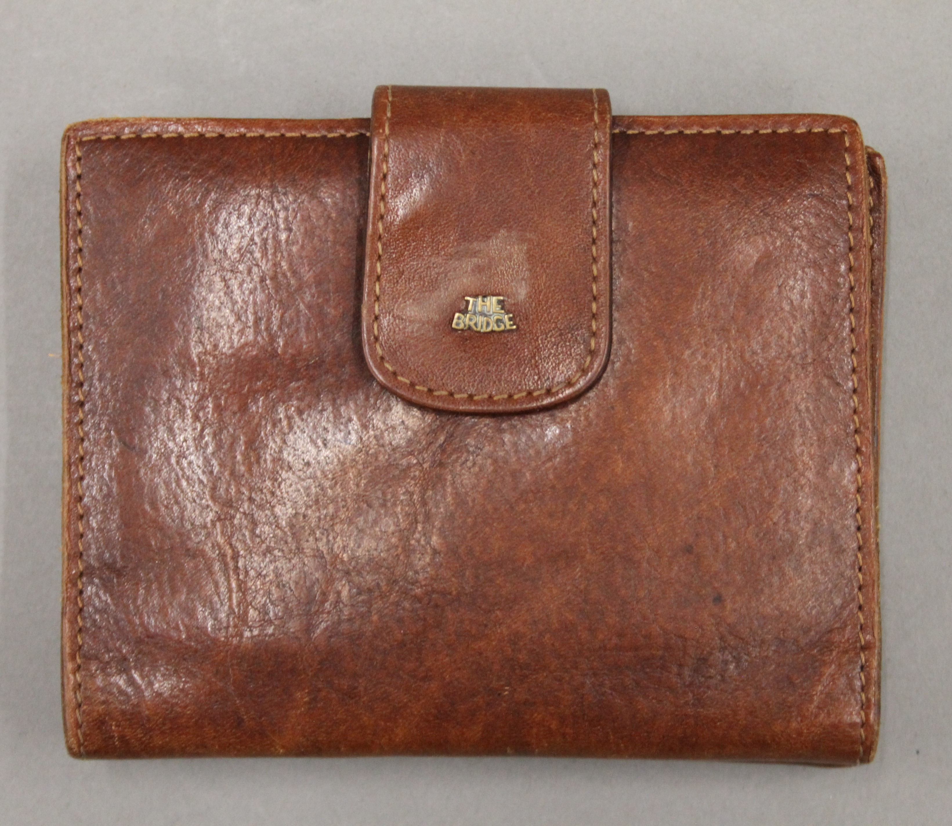 A The Bridge leather handbag and purse. The former 28 cm wide. - Image 6 of 9