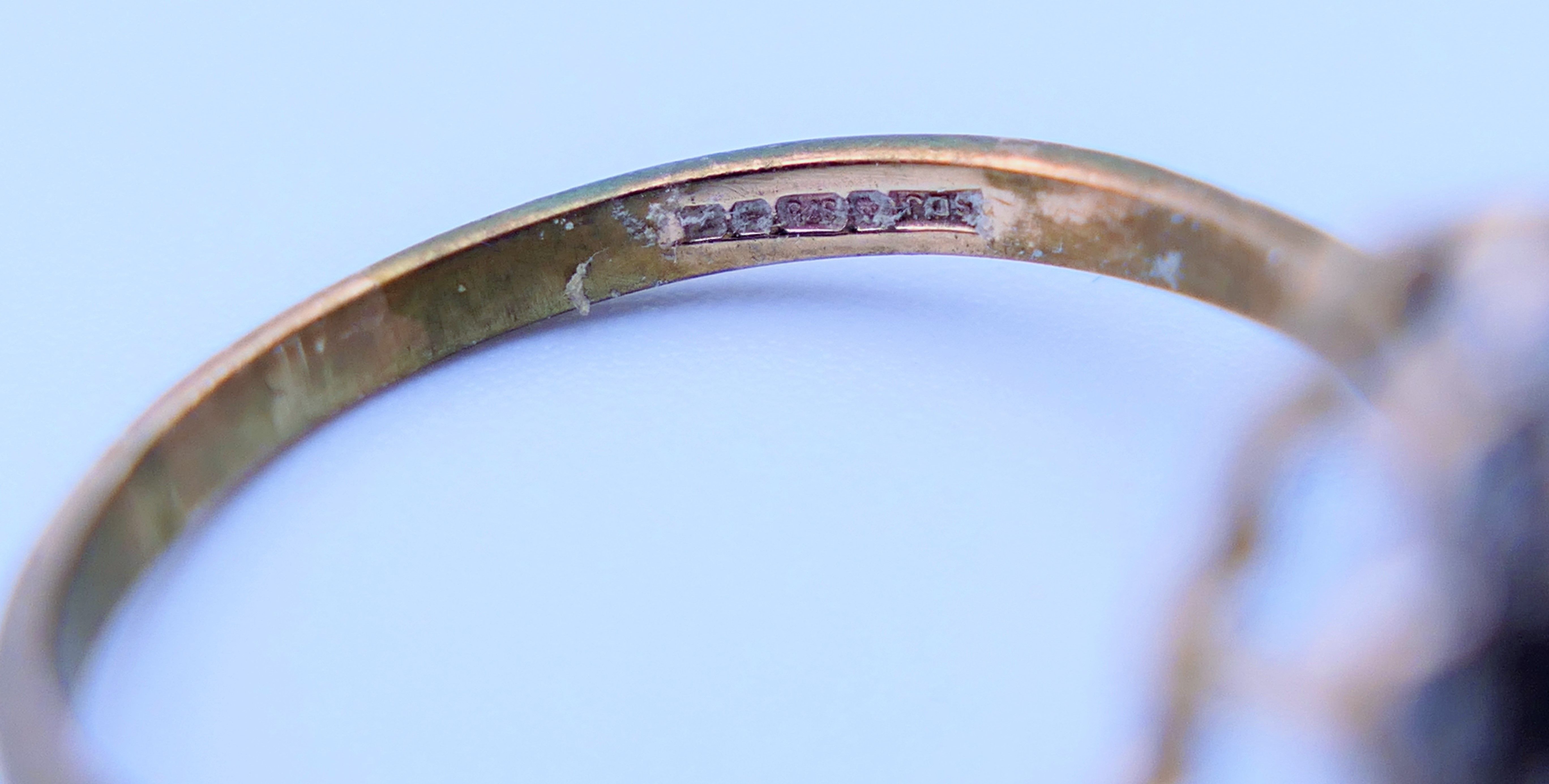 Two 9 ct gold rings, an unmarked gold signet ring and a pair of 9ct gold hoop earrings. - Image 5 of 19