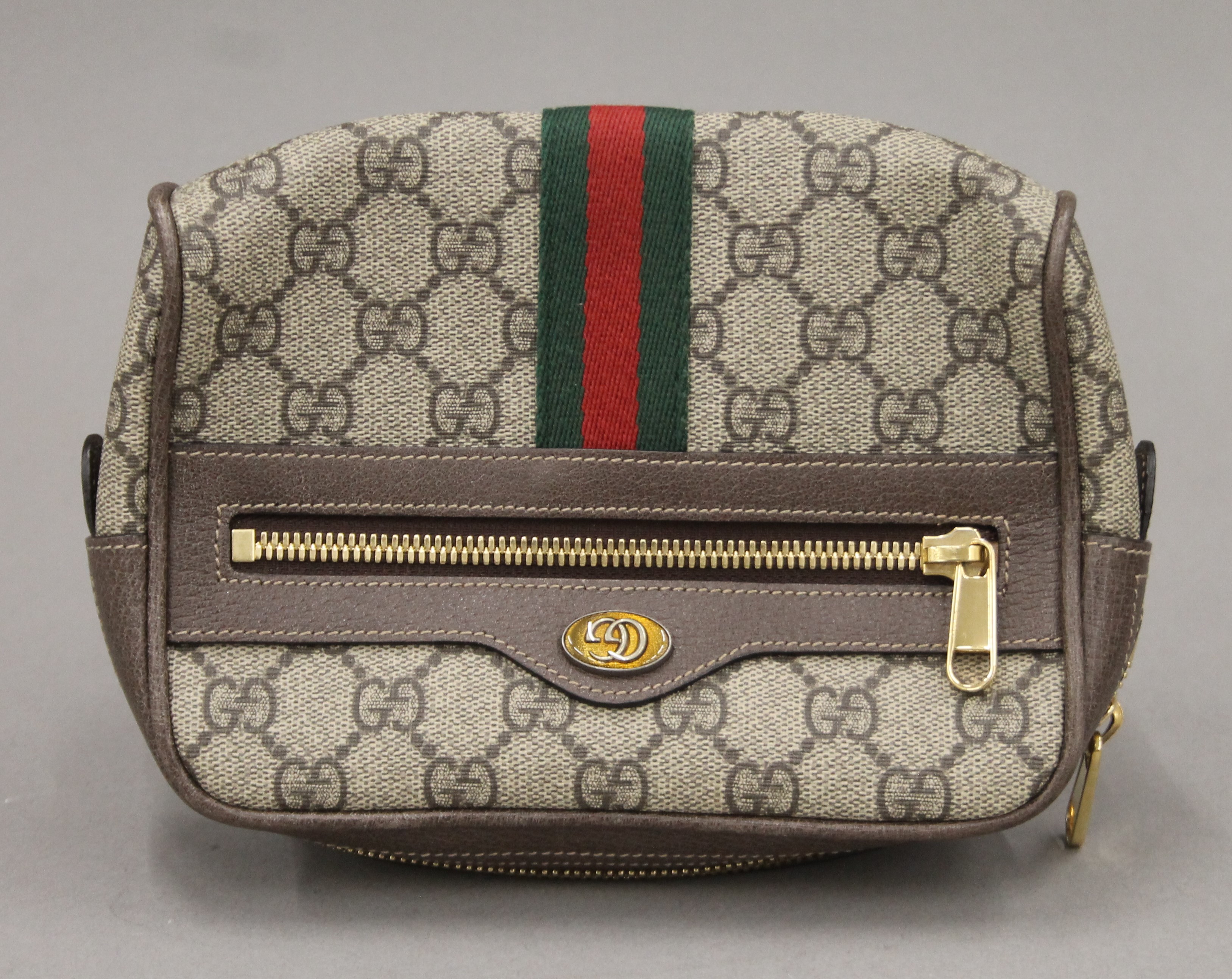 A Gucci belt bag. 20 cm wide. - Image 2 of 8