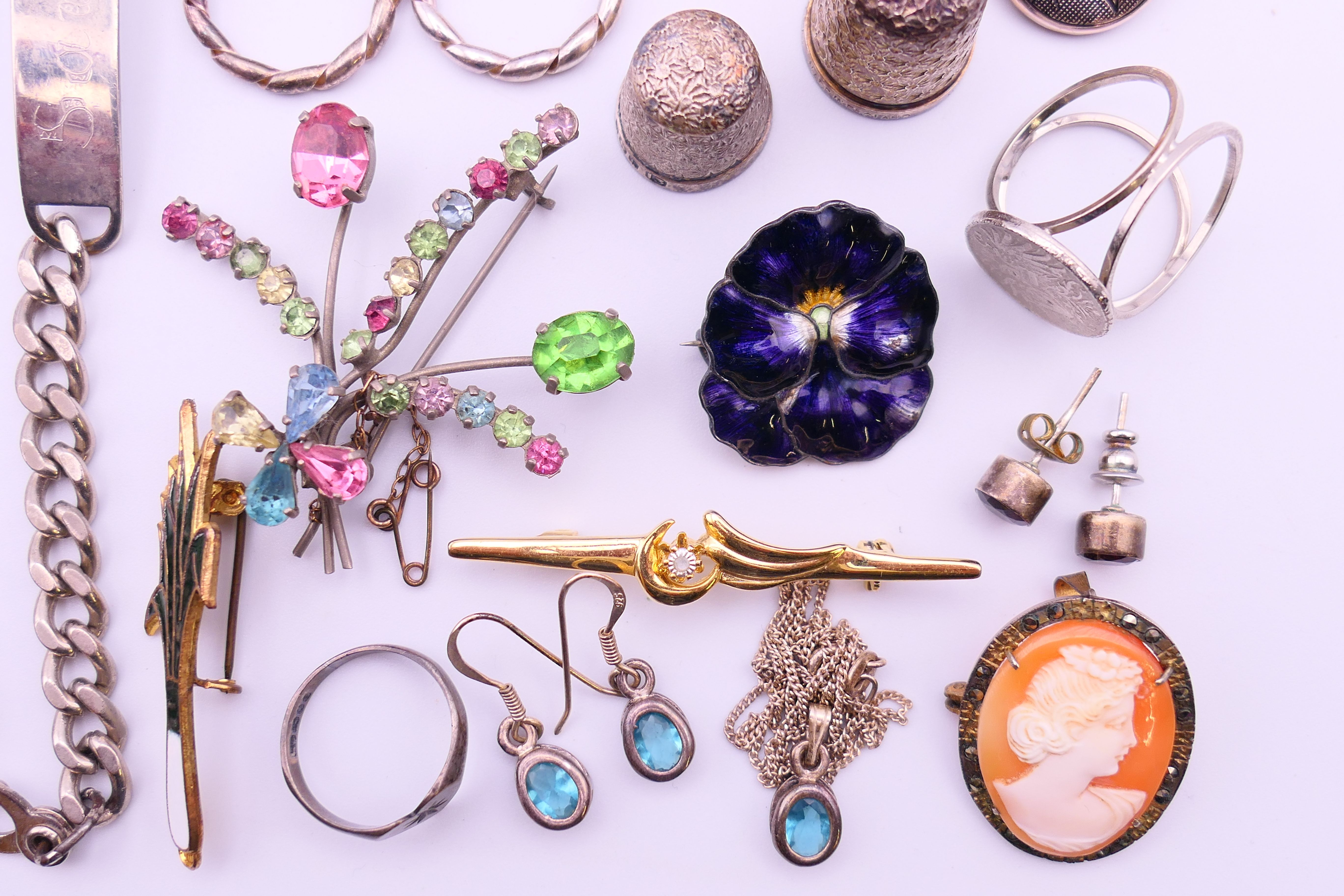 A quantity of costume and silver jewellery to include brooches, necklaces, earrings, - Image 3 of 7