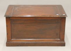 An early 20th century mahogany trunk. 93 cm wide.