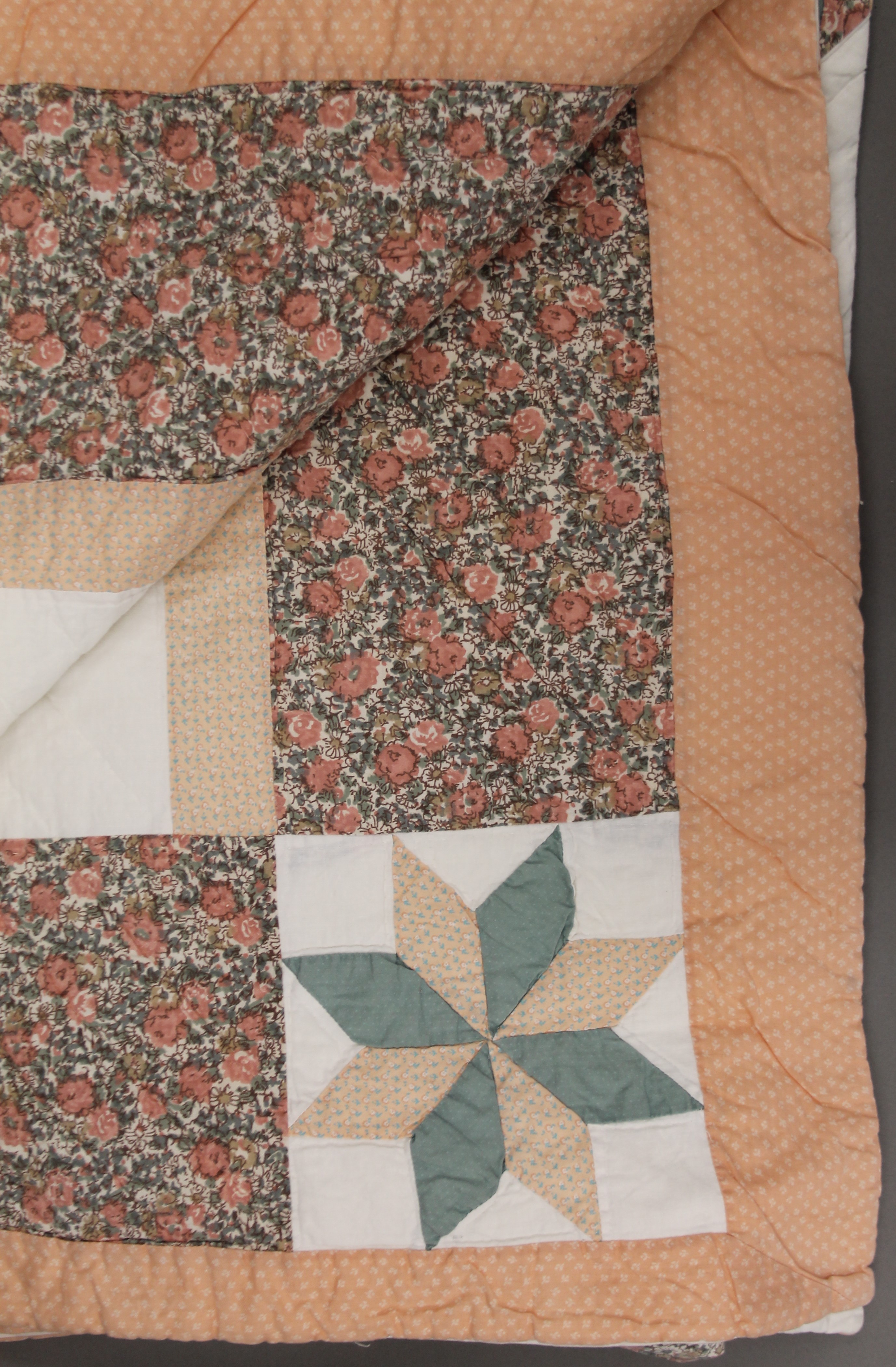 A mid-20th century vintage patchwork quilt. 247 x 180 cm. - Image 2 of 3