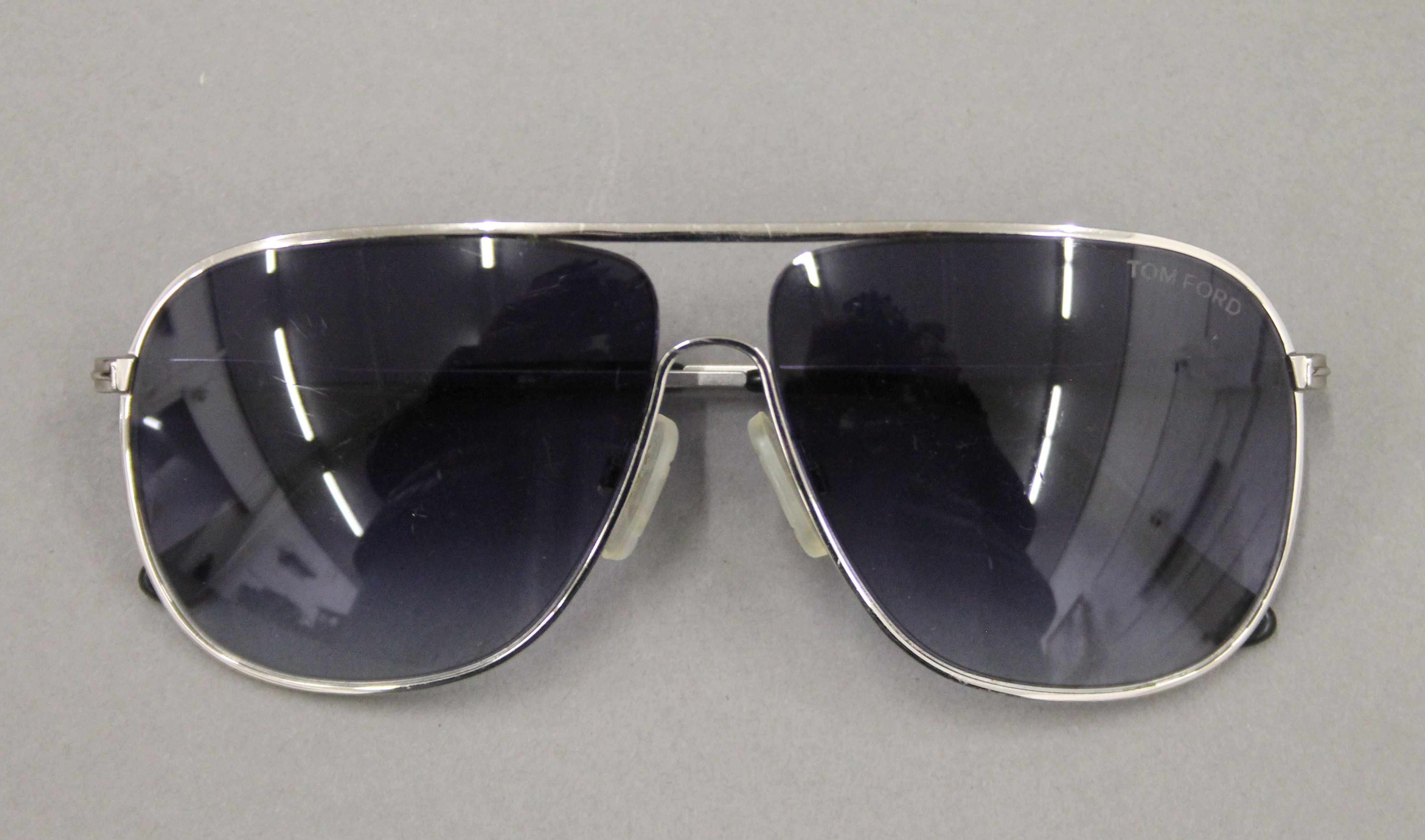 A boxed pair of Tom Ford sunglasses. The box 18 cm wide. - Image 2 of 11