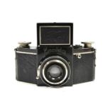 Ihagee Exakta B Jhagee Dresden 127 Roll SLR Film Camera, No.405521, with attached Carl Zeiss Jena