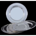 SATZ VON SIEBEN SILBERNEN PLATZTELLERN