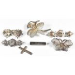 Two Victorian silver brooches with swallow and horseshoe decoration (Birmingham 1896 & Birmingham