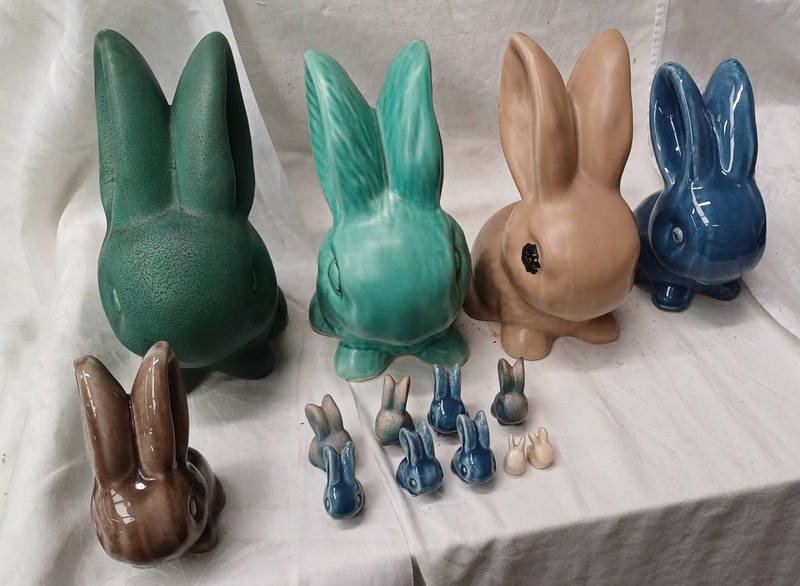 SELECTION OF VARIOUS POTTERY RABBITS
