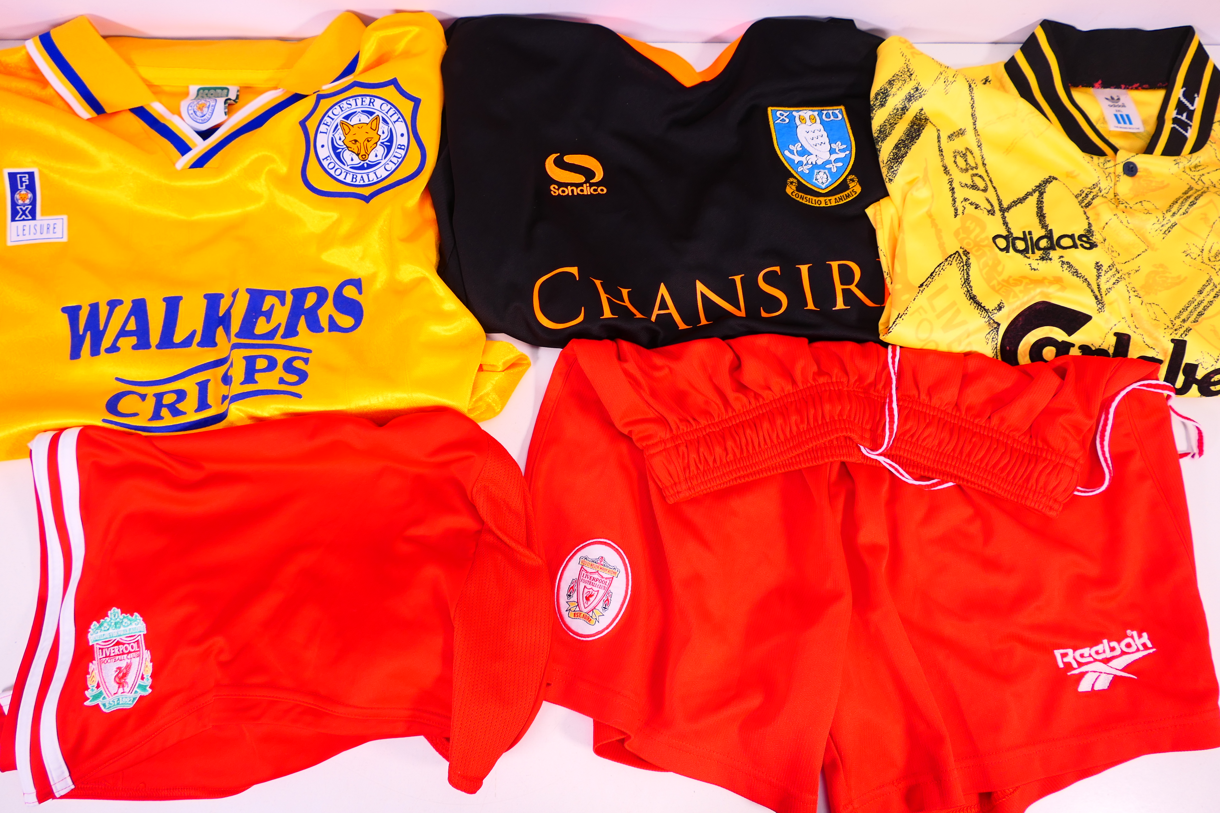 Replica football shirts and shorts to include a Score Draw Official Retro Leicester City Football - Image 4 of 4