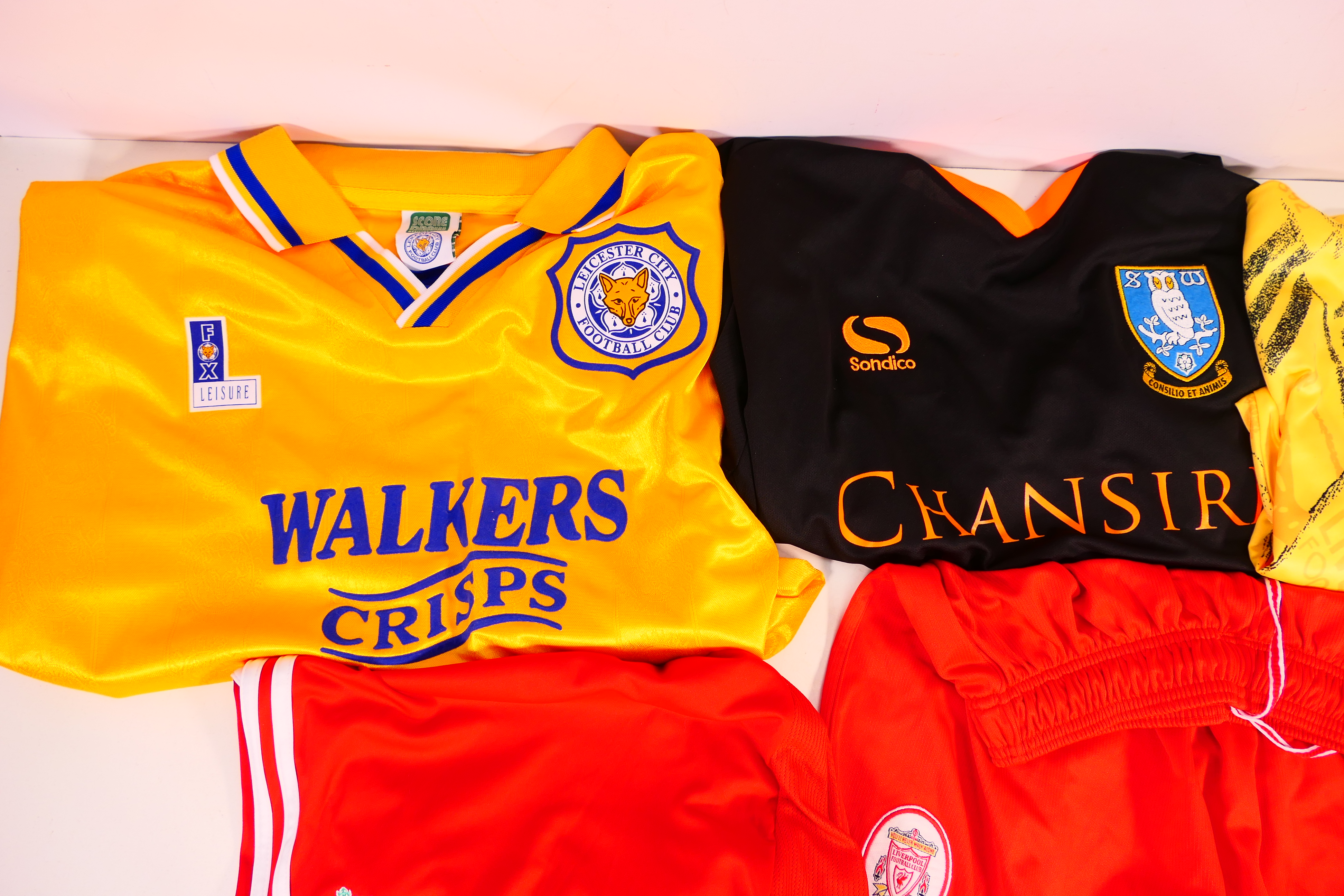 Replica football shirts and shorts to include a Score Draw Official Retro Leicester City Football - Image 2 of 4