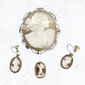 An antique cameo brooch mounted in yellow gold,