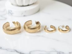 Two pairs of 9ct yellow gold earrings. CONDITION REPORT: 6.5g.