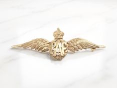 A 9ct gold RAF brooch, width 6cm CONDITION REPORT: 6.