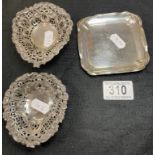 A silver trinket tray, London 1909 together with two pierced silver trinket dishes. Birmingham