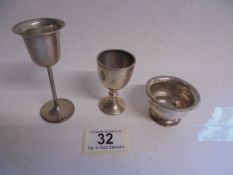 Two small silver goblets and a small silver bowl, 70 grams.