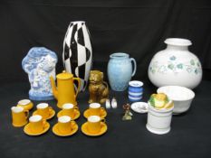 Collection of ceramics to include: Rye Pottery, Arthur Wood jug, Cornish kitchenware lidded pot -