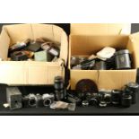Large collection of photographic equipment, to comprise Kodak instamatic, Panasonic WHS movie