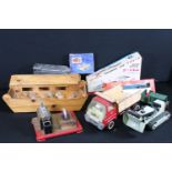 Collection of mixed toys to include Mamod Stationary Steam Engine, boxed Triang Scalex Boats 414S