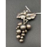 A GEORG JENSEN SILVER BUNCH OF GRAPE BROOCH 70MM DROP 24.9 GMS BOXED