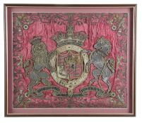 A GEORGE III SILK DAMASK AND METAL THREAD TRUMPET BANNER LATE 18TH / EARLY 19TH CENTURY