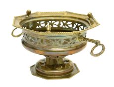 A RARE BRASS CHAFING DISH LATE 17TH / EARLY 18TH CENTURY the octagonal cable edge top with