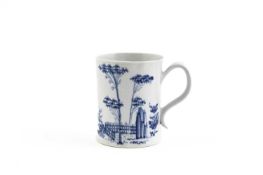 A WORCESTER BLUE AND WHITE MUG C.1755 of slightly waisted form, painted in the 'Plantation' pattern,