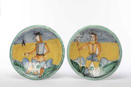 A PAIR OF ITALIAN MAIOLICA DISHES MONTELUPO, C.1700 each painted in blue, green, ochre and manganese