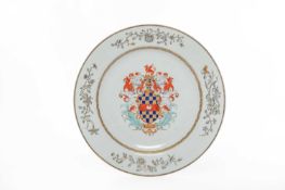 A CHINESE EXPORT PORCELAIN ARMORIAL CHARGER LATE 18TH CENTURY enamelled with a central crest