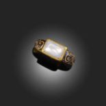 AN ENAMEL AND DIAMOND RING, INDIA, 19TH CENTURY