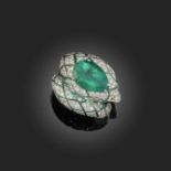 AN ENAMEL, EMERALD AND DIAMOND RING